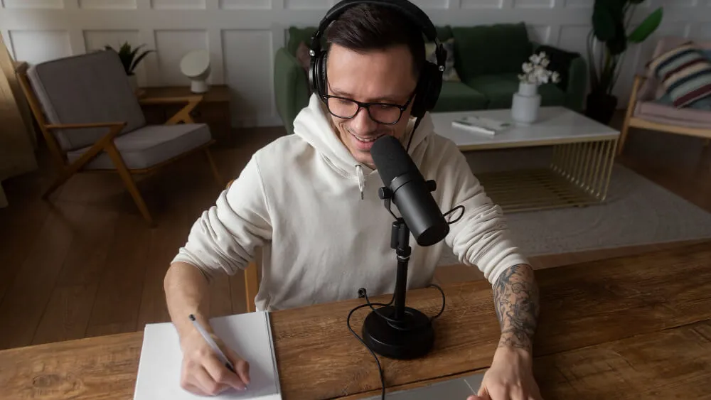 Voice Recording vs Note-Taking: Which Wins for Students?
